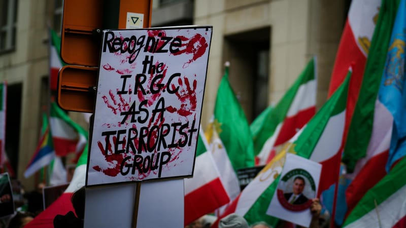 IRGC Warns of 'Long, Painful Strikes' on US Gulf Positions