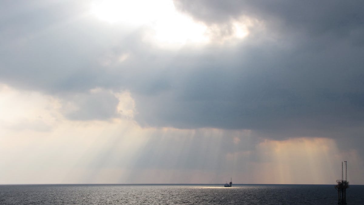 Aramco, ADNOC run tankers through Hormuz with AIS off as blockade hardens