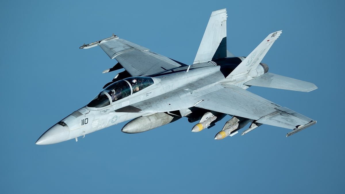 Centcom Strikes Iranian Boats Near Larak as Rubio Says Strait Opens 'One Way or the Other'