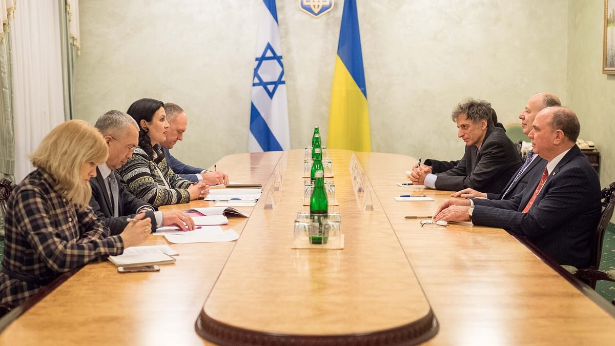 Motzei Shabbat: The Cabinet's First Formal Window Reopens