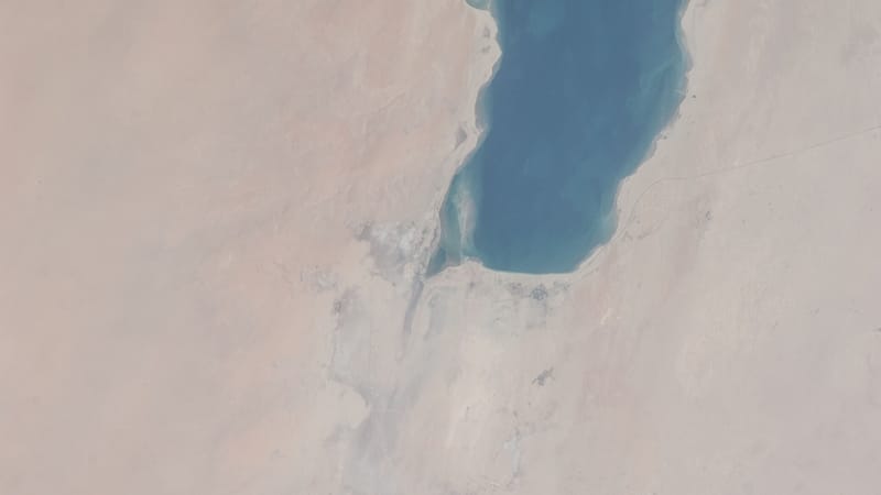Riyadh and Doha Carry Sunday's Silence Into the Hormuz File