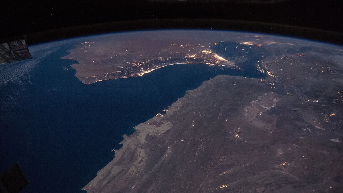 Oman and Iran Form Joint Working Group on Strait of Hormuz