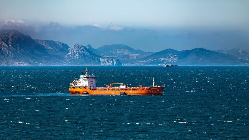 Brent Crude Spikes to $76 After US Revokes Iran Oil Export Waiver