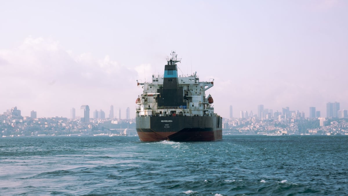 US Sanctions Iran, IRGC-Linked Entities Over Hormuz Attacks