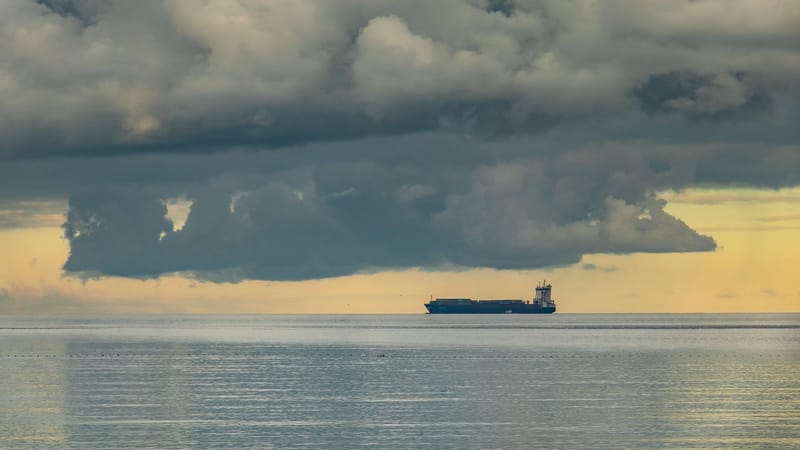 Trump Orders Hormuz Blockade; U.S. Strikes Iran a Third Night