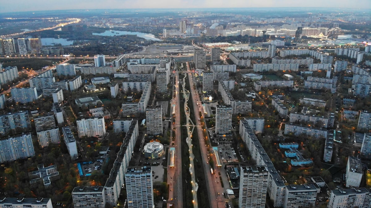 Ukraine Drones Strike Moscow as Overnight Exchanges Kill Four