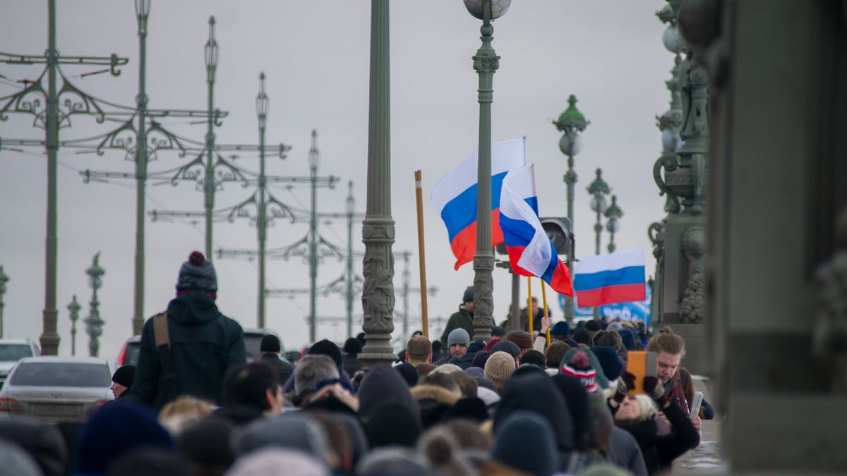 Putin's False Town Capture Claim Exposes Russia's Slow Advance