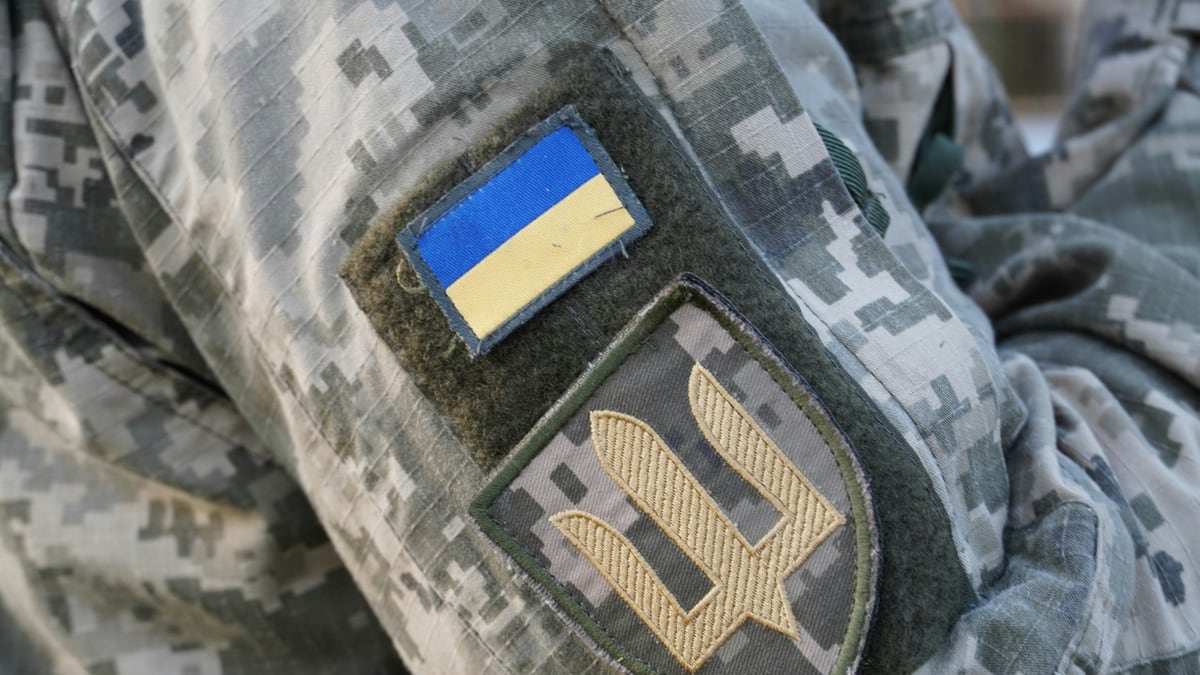 Four Dead in Russian Strikes as Zelenskyy Defense Shake-Up Stirs Anger