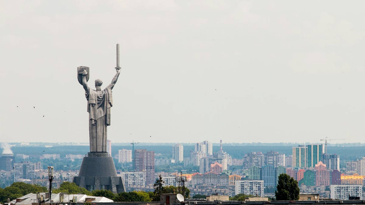 Russia Hits Kyiv With Largest Ballistic Missile Attack of the War