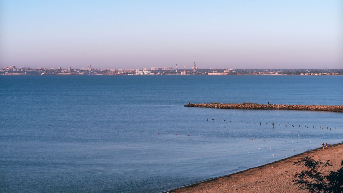 Ukraine Hits Russian Oil Depot, Moscow Logistics, Six Black Sea Ships