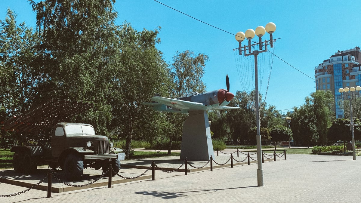 Ukraine Strikes Russian Fighter Jet and Air Defenses in Kursk Oblast