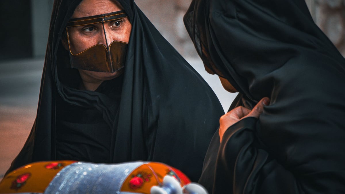 Iran Airlifted IRGC Commanders, Missile Gear to Houthis, Sources Say