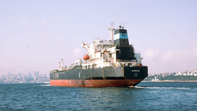Oil Slides More Than 5% After US Pauses Strikes on Iran