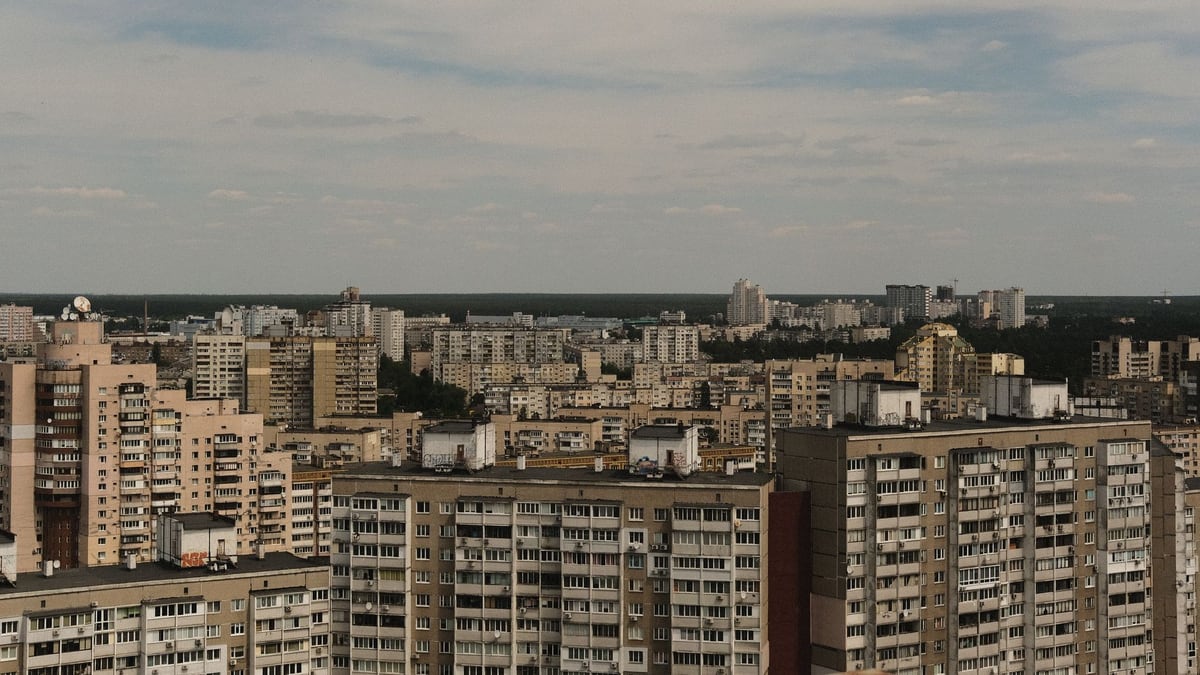 Russia Strikes Kyiv Overnight; Zelenskyy Says Moscow Feeds Iran Satellite Data