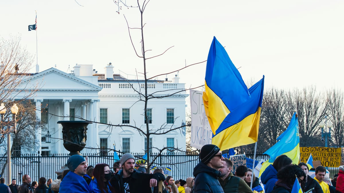 Ukraine Strikes Major Russian Oil Refinery Hours After Zelenskyy-Trump Meeting