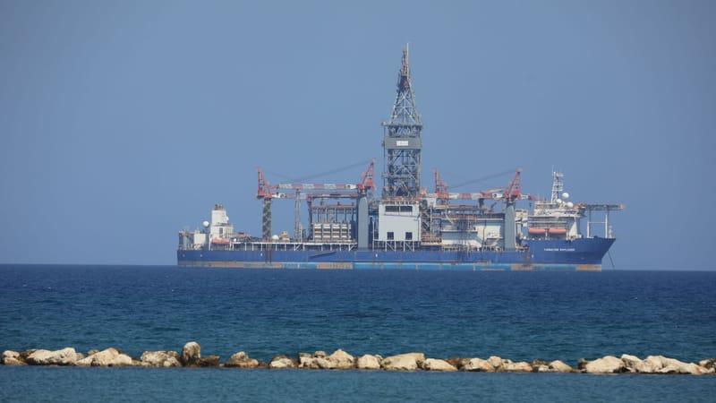 Iran Halts Ships in Hormuz Strait, Sending Oil Prices Higher