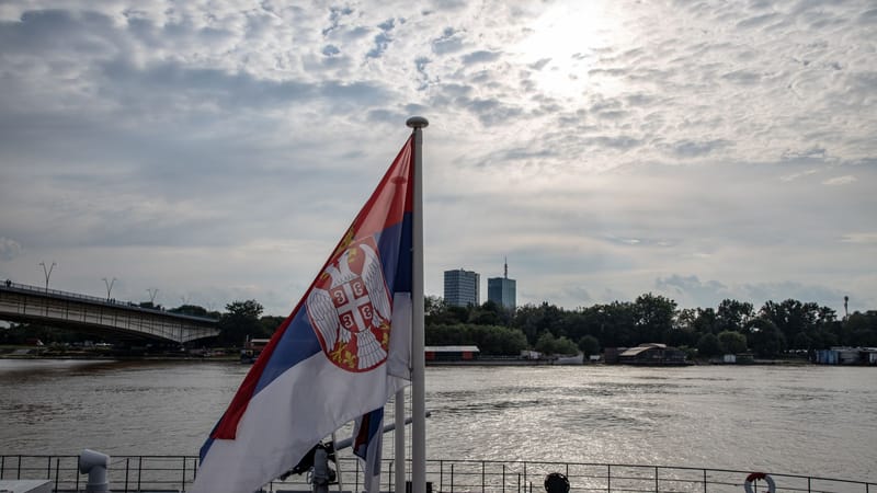Zelensky Meets Vucic in Belgrade as Serbia's Balancing Act Draws Fire at Home