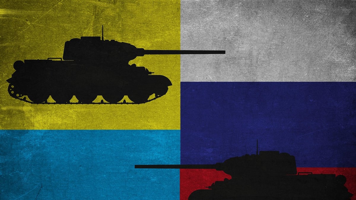Russia Kills 10 in Ukraine as Moscow Gets More North Korean Missiles