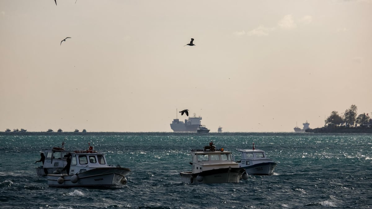 Trump Vows to Declare Hormuz a U.S. Territory as Iran Talks Stall
