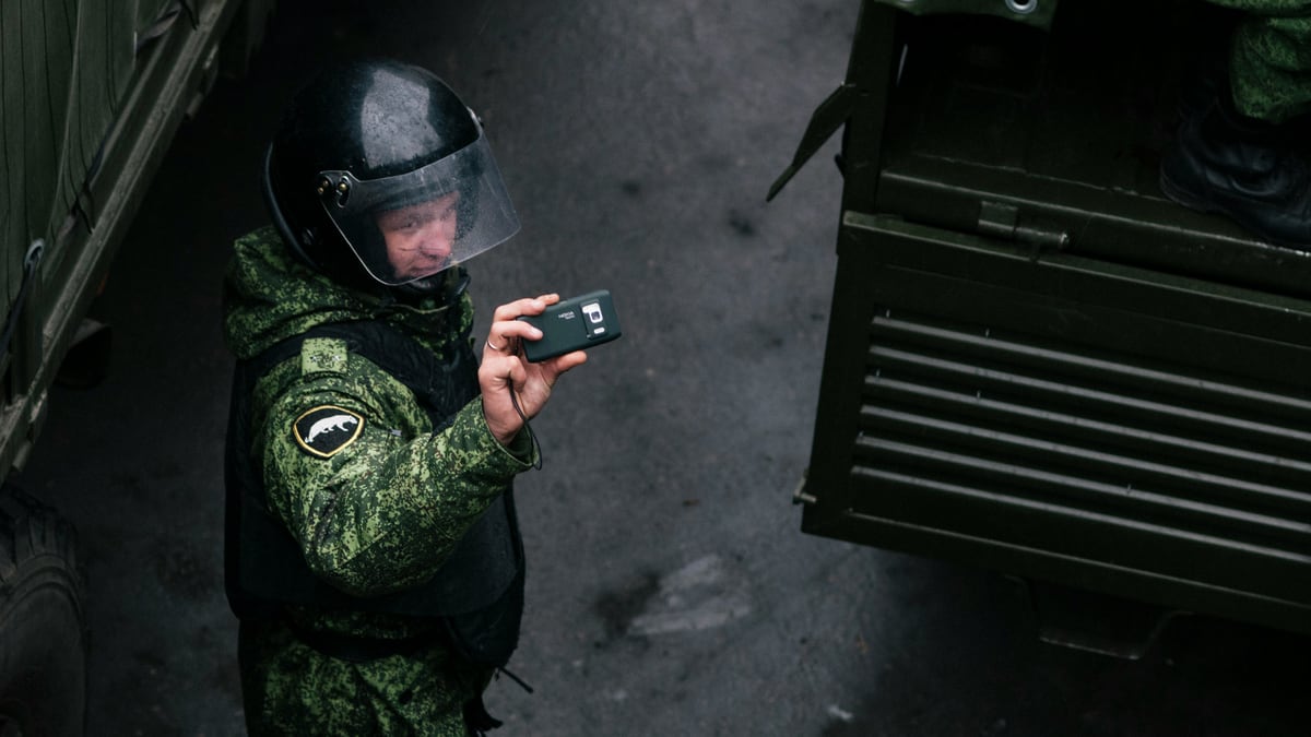 Russian Volunteers Hunt Putin's Forces With Ukrainian Drones