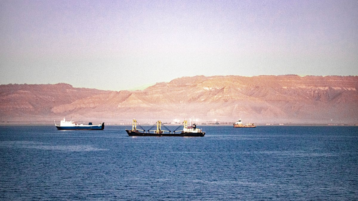 US-Iran Ceasefire Expires, Oil Tops $91 as Hormuz Stays Shut
