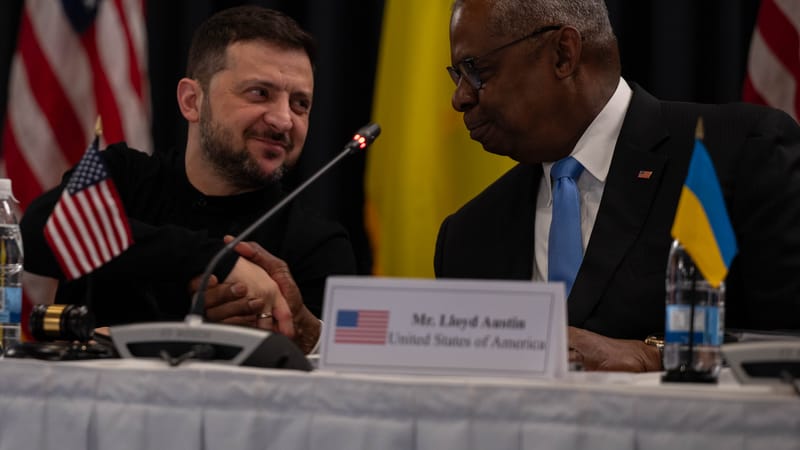 Ukraine's Ousted Defense Chief Calls for Wartime Elections