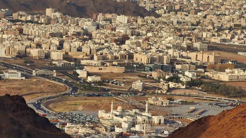 Houthis Claim Strike on Saudi Aramco Facilities and Najran Airport