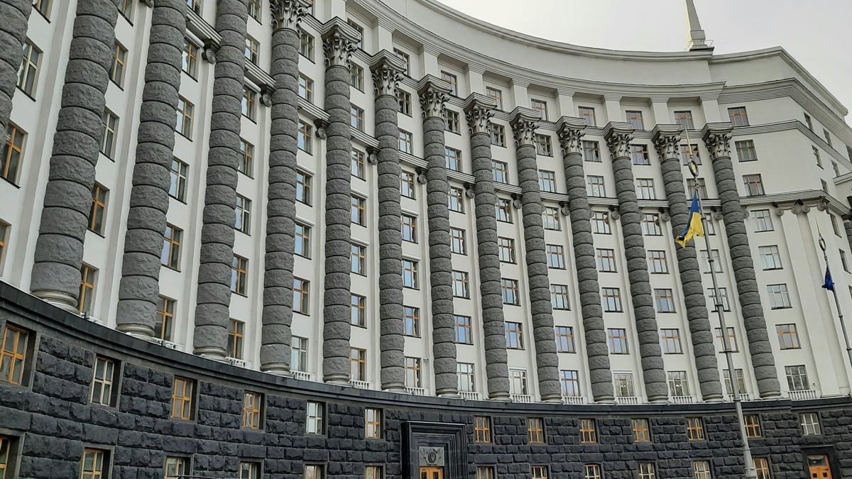 Burnham in Kyiv to Share Long-Range Missile Blueprints With Ukraine