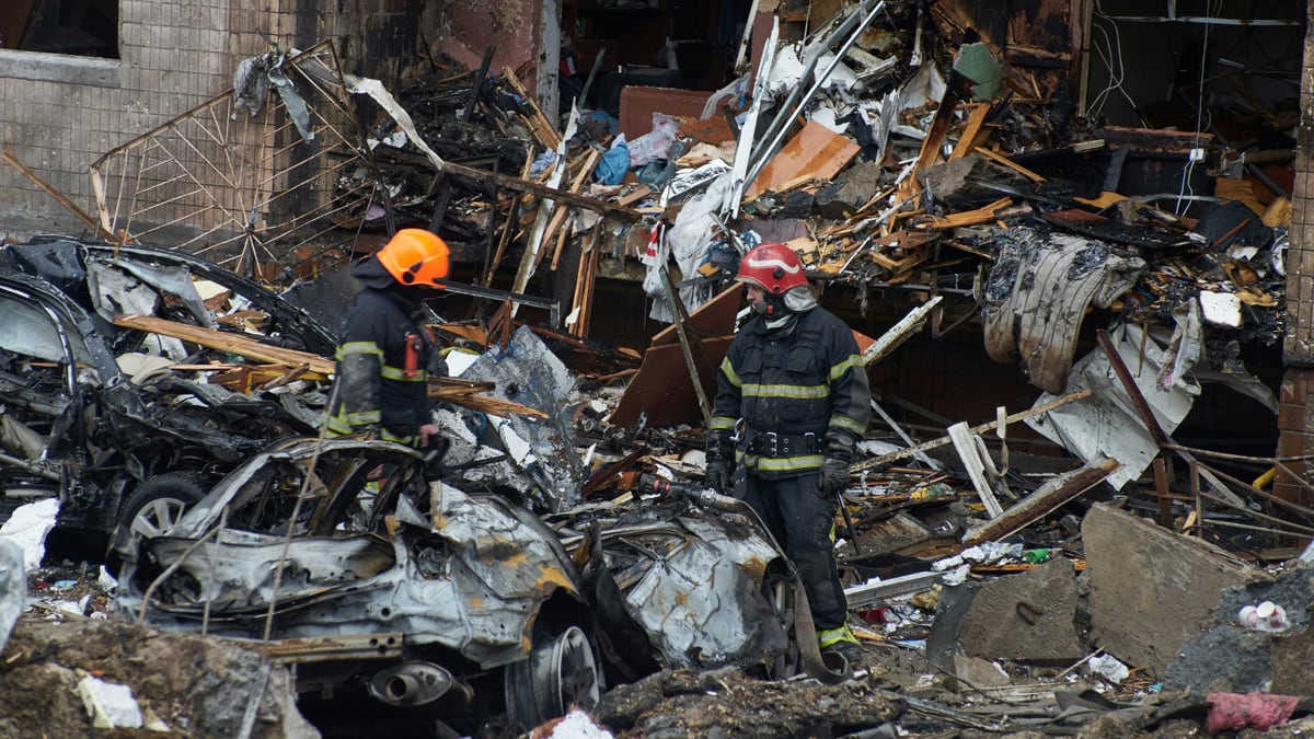 Russia Kills Civilians, Strikes Homes and Warehouses Near Kyiv
