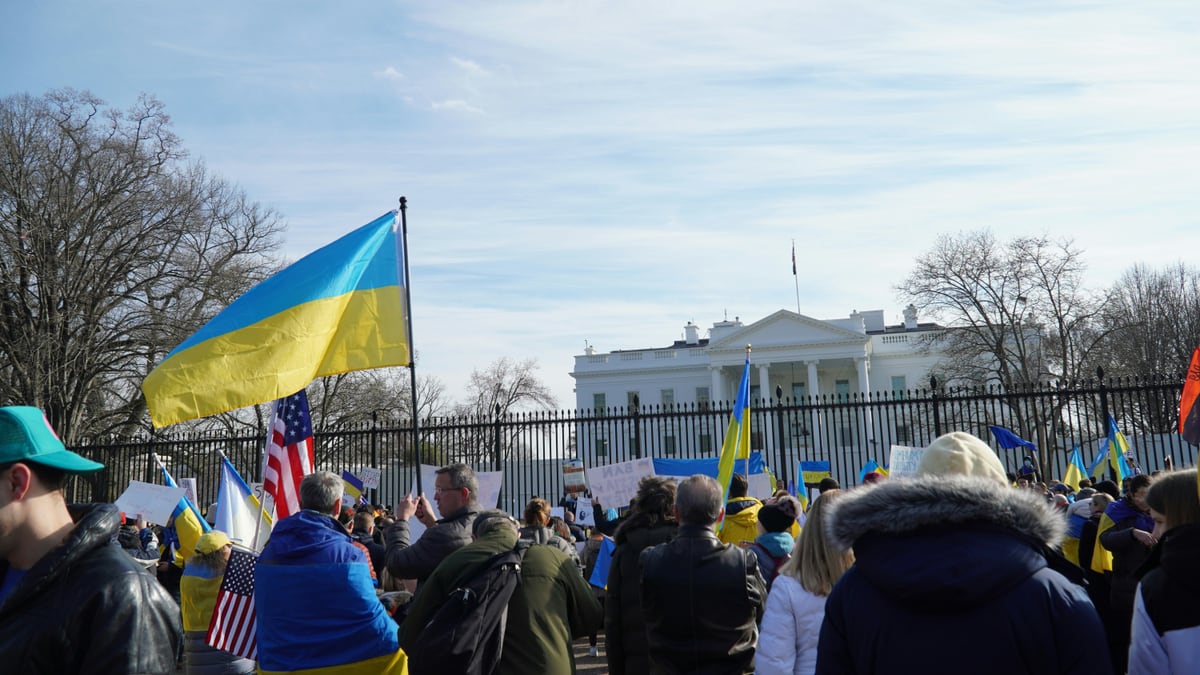 Witkoff: Kyiv Talks 'Very Meaningful' as Ukraine Warns of Winter War