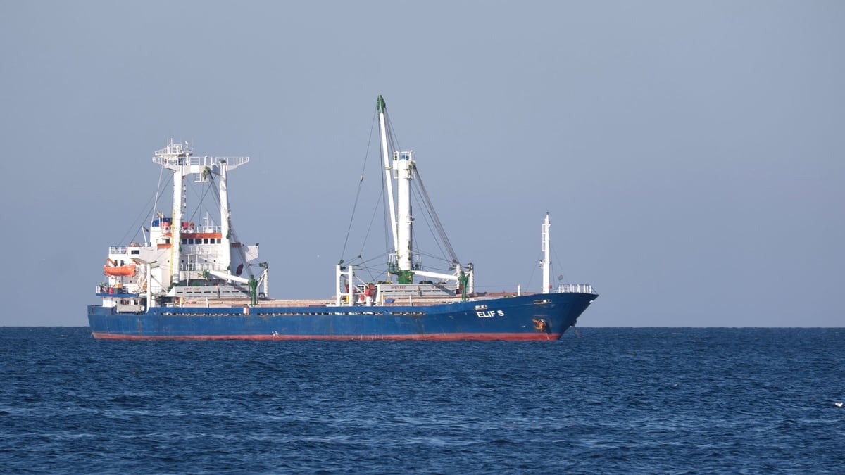 Oil Extends Gains as US and Iran Trade Ship Strikes in Gulf