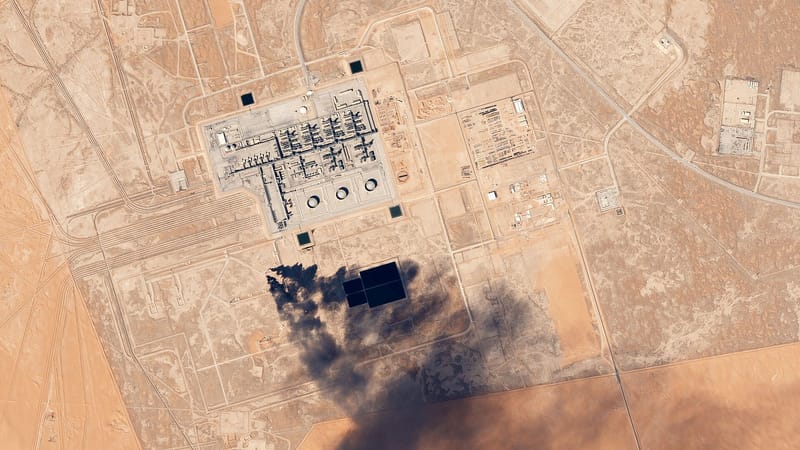 Oil Surges 2% After New Strikes on Saudi Arabia, Strait of Hormuz