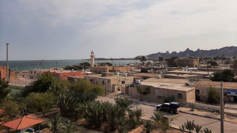 Araghchi Ties Hormuz to Expired Ceasefire as Oman Mediation Stalls