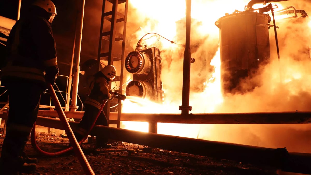 Russia Vows Intensified Kyiv Strikes After Ukraine's Mass Drone Attack
