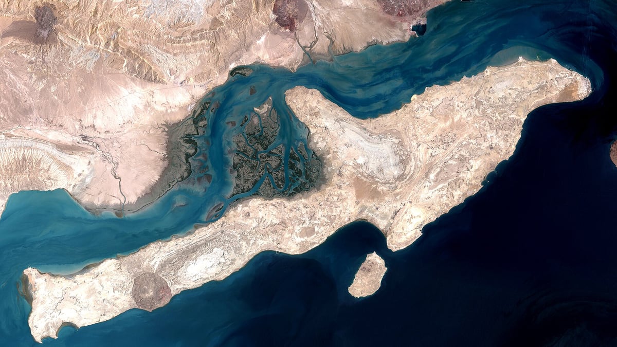 Explosion Reported Near Iran's Qeshm Island in Strait of Hormuz