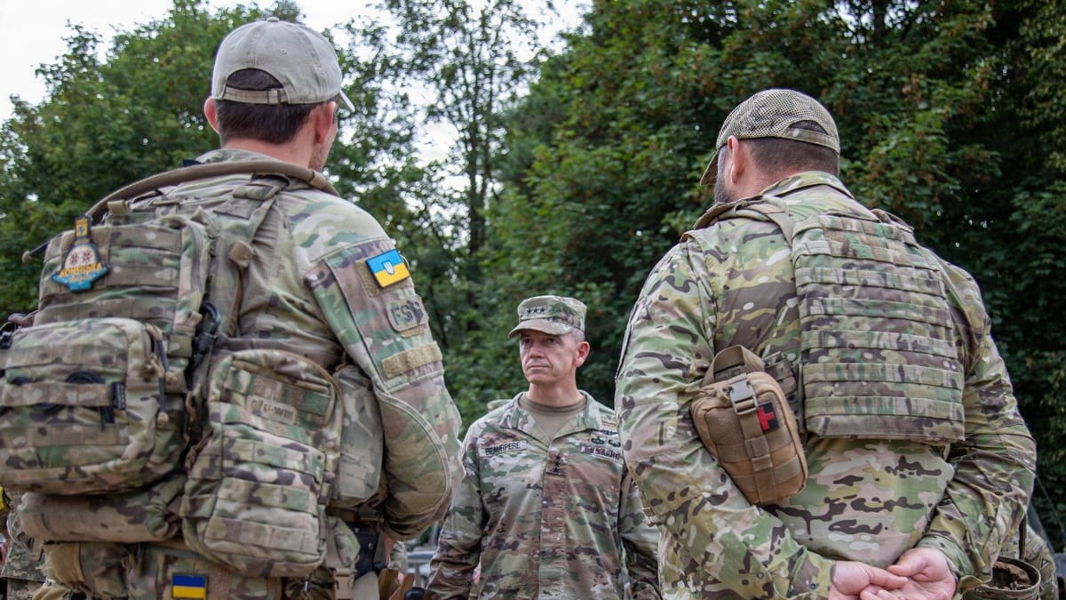 NATO Jets Scrambled Over Poland and Romania as Russia Strikes Kyiv