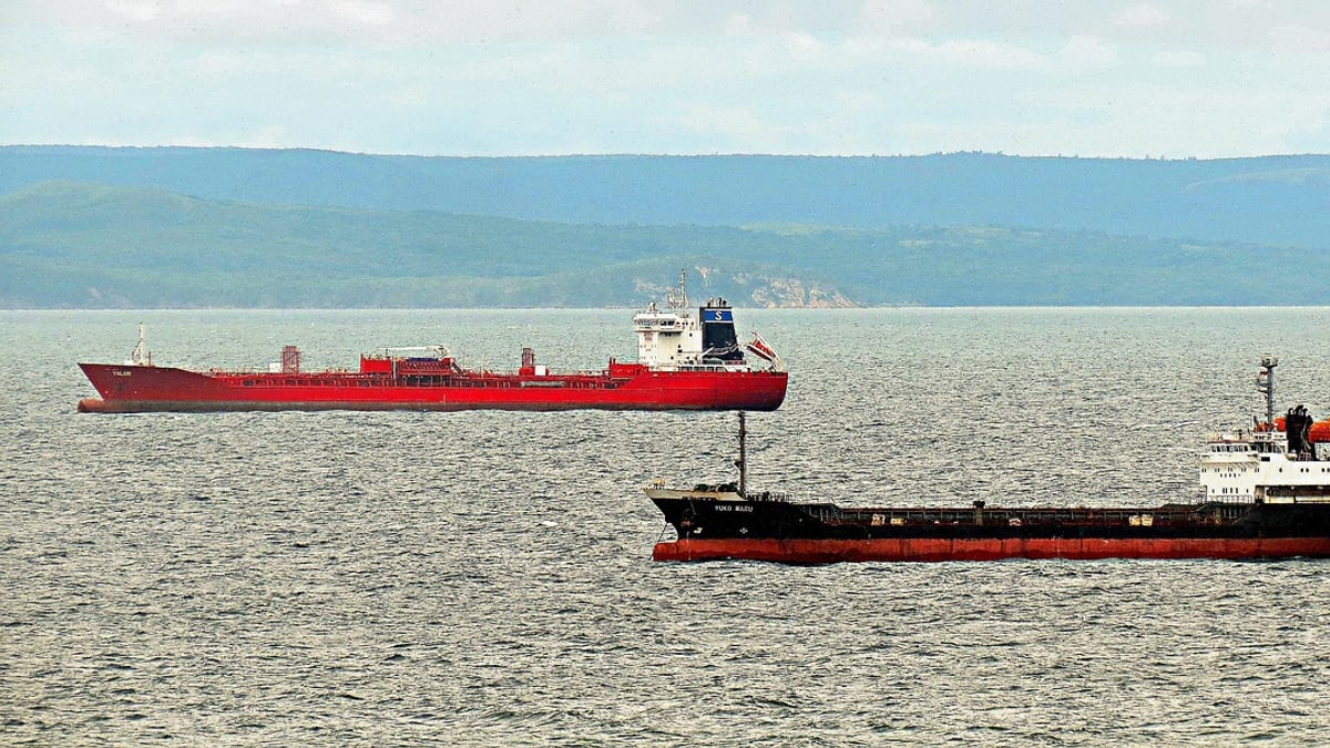 LPG Carrier Struck, Catches Fire in Strait of Hormuz, IRGC Says
