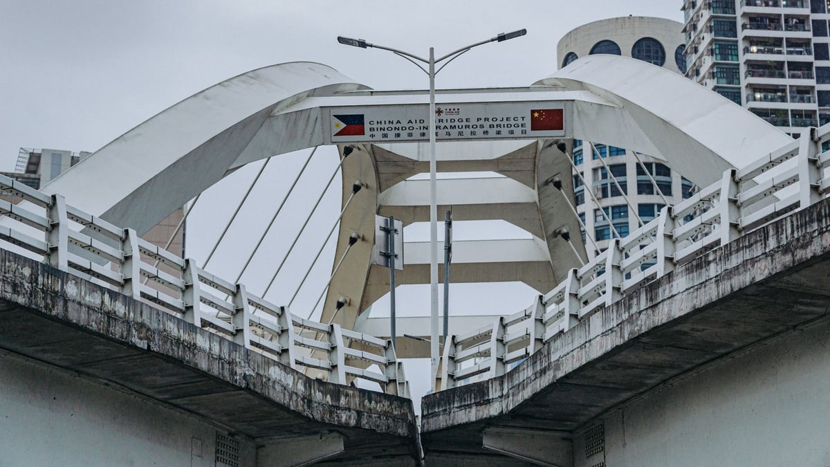 North Korea Opens New Bridge to China Amid Military Buildup