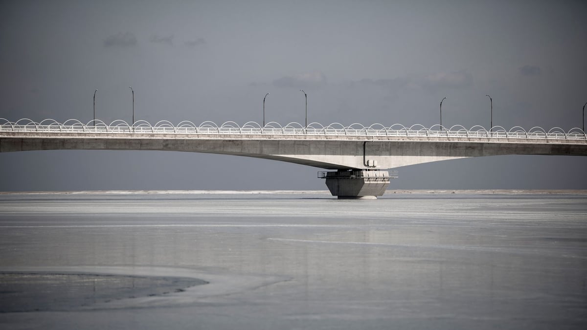 Kim Jong Un Inaugurates New China-North Korea Bridge in Dandong