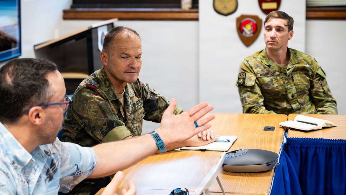 US Holds Up Air Defense Missiles for Ukraine for Nearly a Month